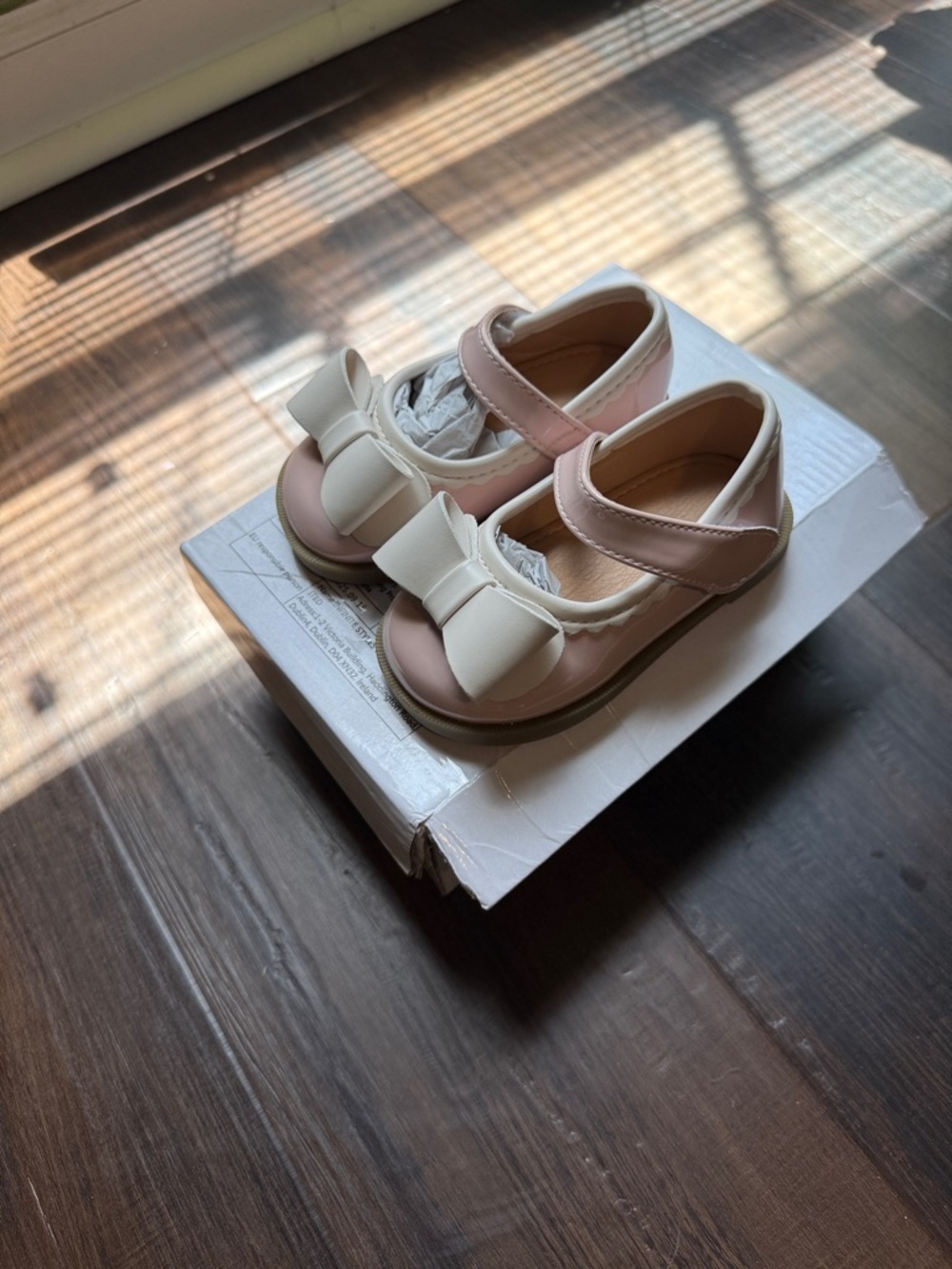 SHEIN Pink and White Girls Bow Mary Jane Dress Shoes size 2 US